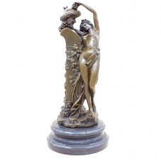 Бронзовая статуэтка Афродита и Дионис. Европа